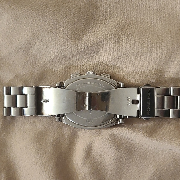 Silver Watch - Picture 4 of 4